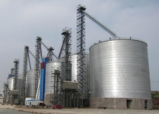 攀枝花大型钢板库构造参数及水泥储存质量